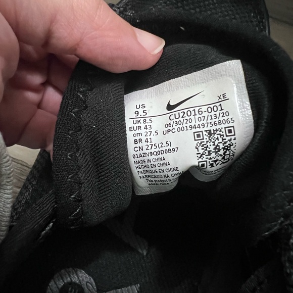 Nike Black Mesh Athletic Men's Shoes - Picture 6 of 6